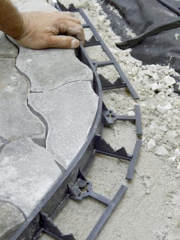 BORDER FLEXI 78 ágyás és gyepszegély 100x8x7,5cm 8db/csomag 2.Kép