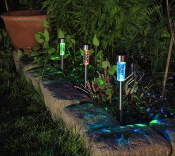 http://prenker.test.w2d.hu/media_ws/10004/2014/idx/intermas-leszurhato-napelemes-lampa-atusa.jpg